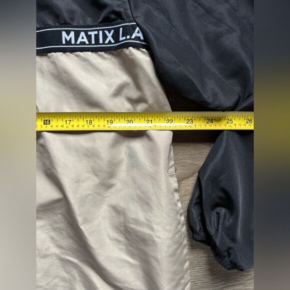 Matix 1/4 Zip Hooded Nylon Pullover Windbreaker Beige Black Men's size Large - Picture 8 of 9